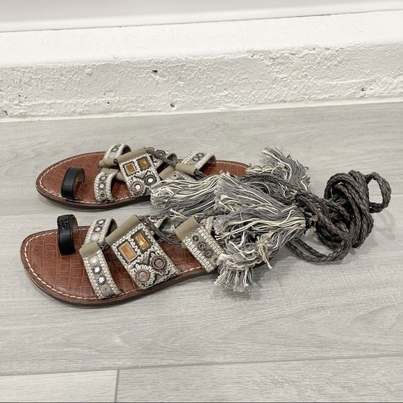 Sam Edelman Gretchen Gladiator Sandal Boho Tassels Embellished Wrap Around Ankle - Picture 3 of 11